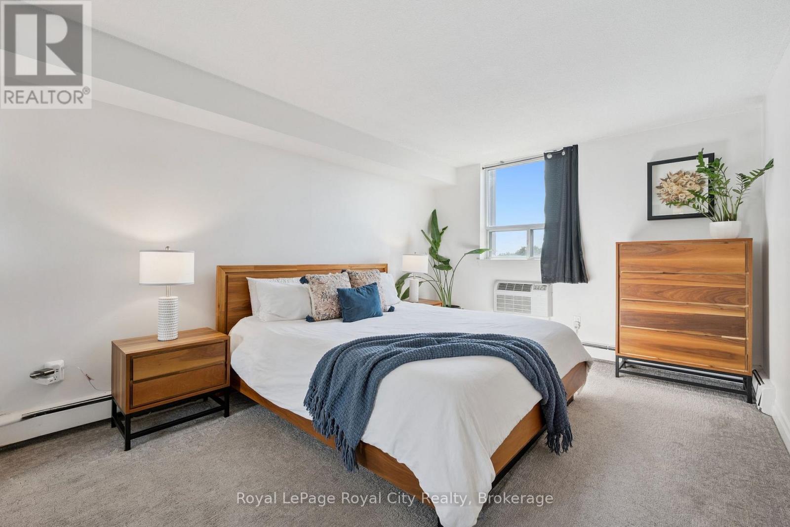 #903 55 YARMOUTH STREET - Image 28