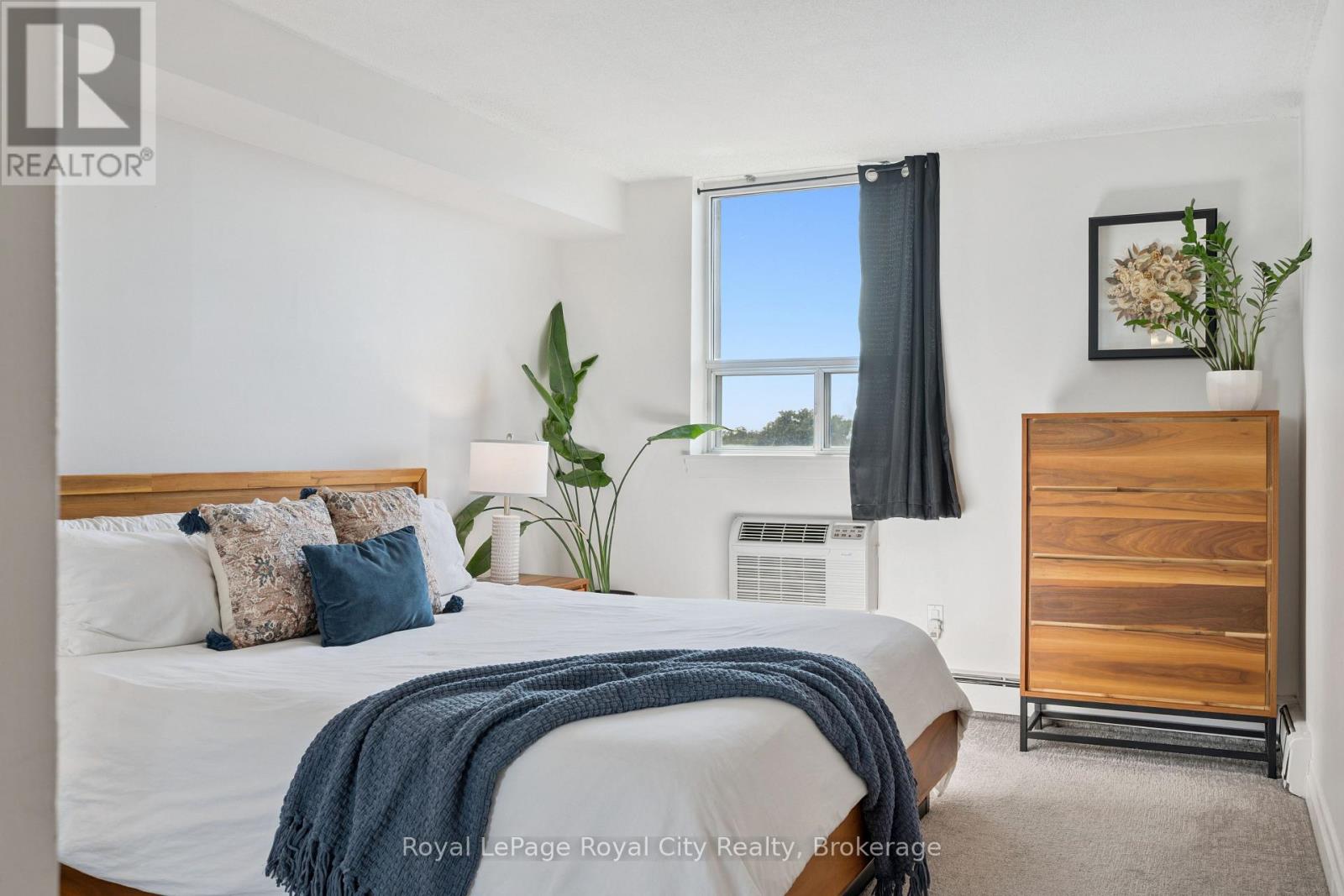 #903 55 YARMOUTH STREET - 29