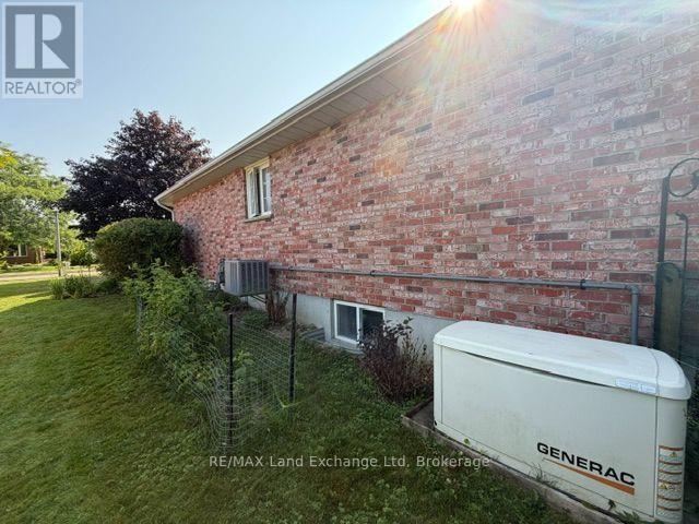 740 SCOTT STREET W - Image 36