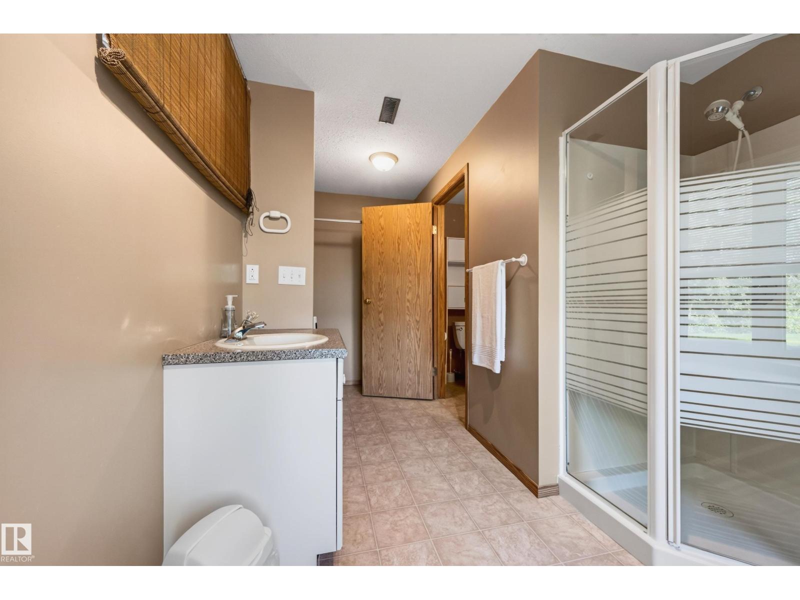 #53 51263 RGE ROAD 204 - 38
