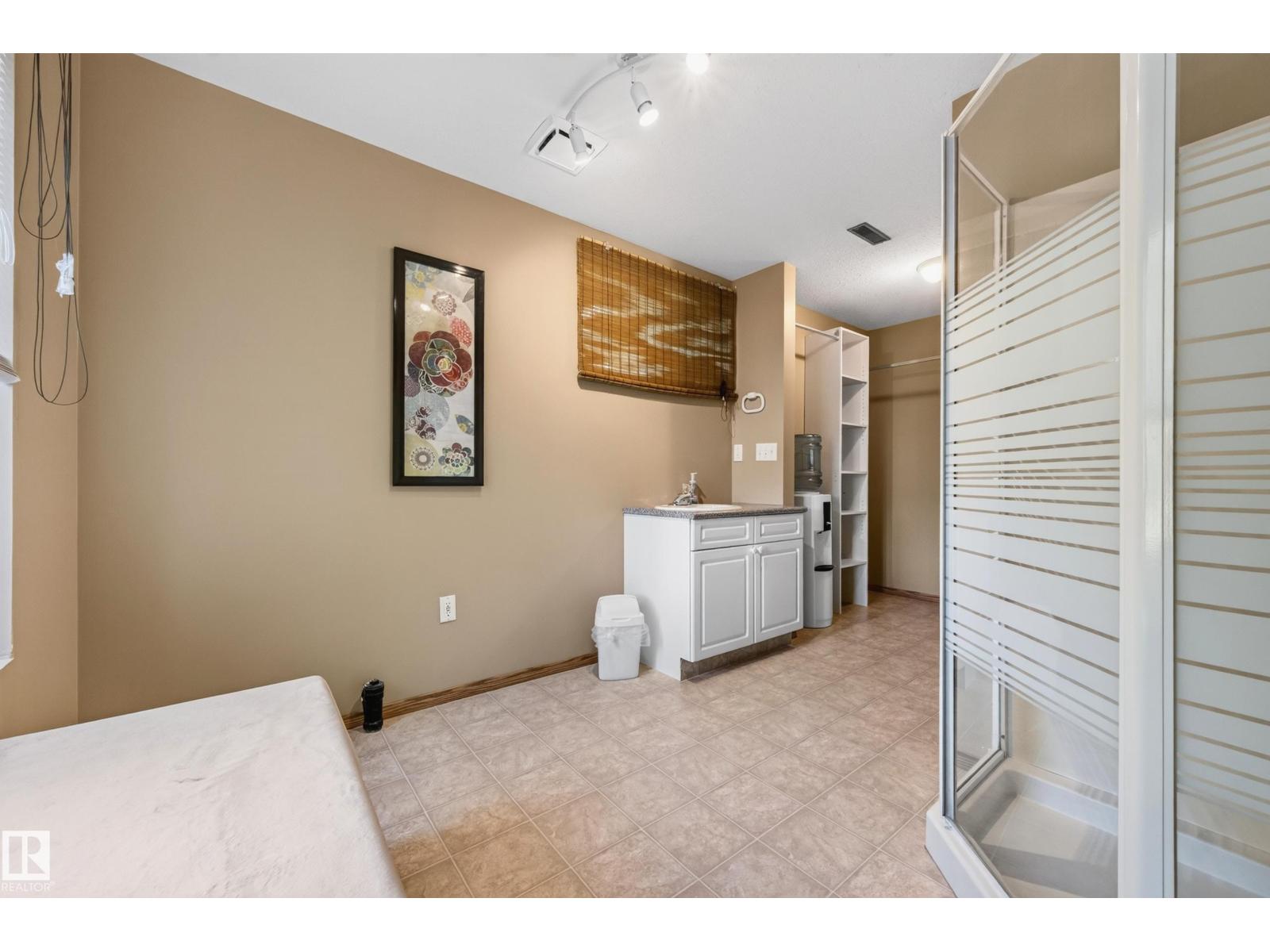 #53 51263 RGE ROAD 204 - 37