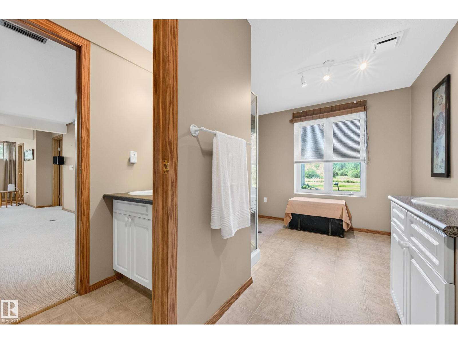 #53 51263 RGE ROAD 204 - 39