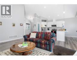 3840 Discovery Dr, Campbell River, BC V9W4X4 Photo 12