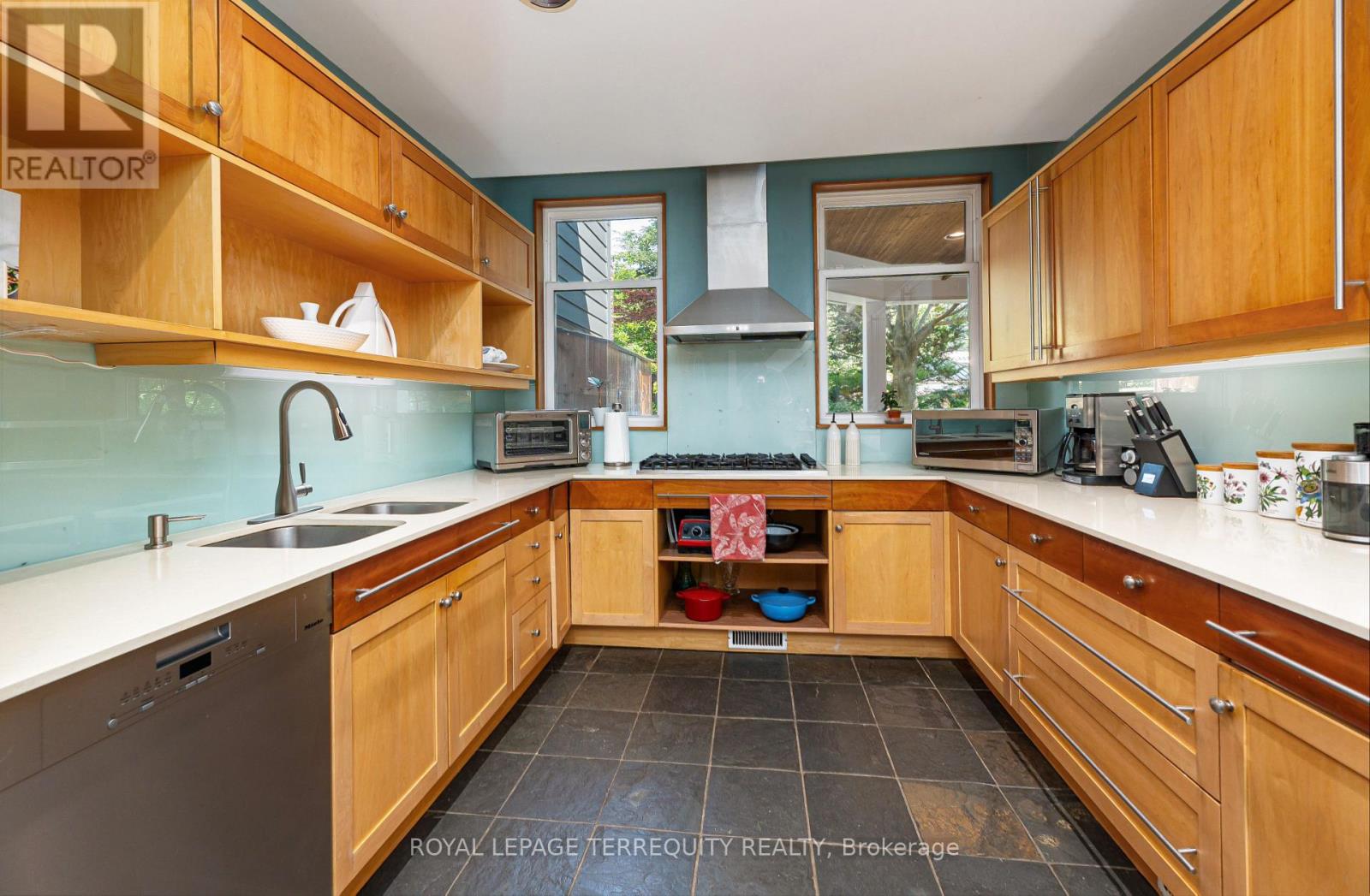 89 LEUTY AVENUE - 13
