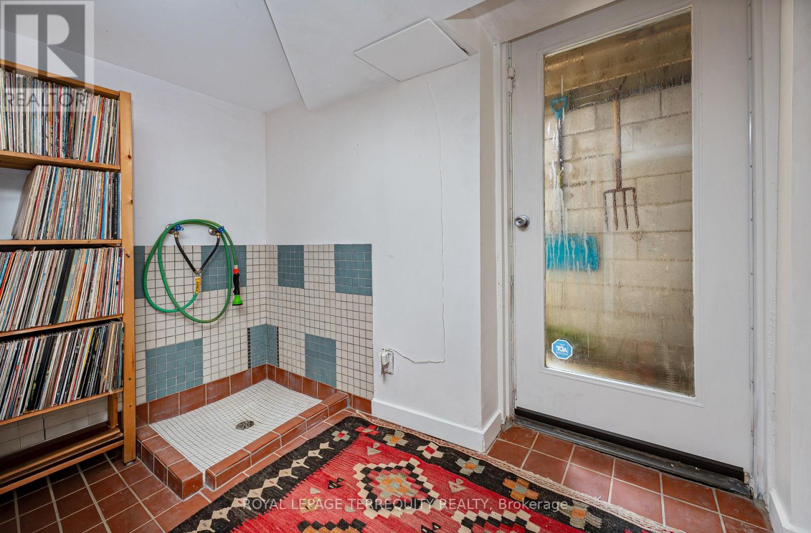 89 LEUTY AVENUE - Image 37
