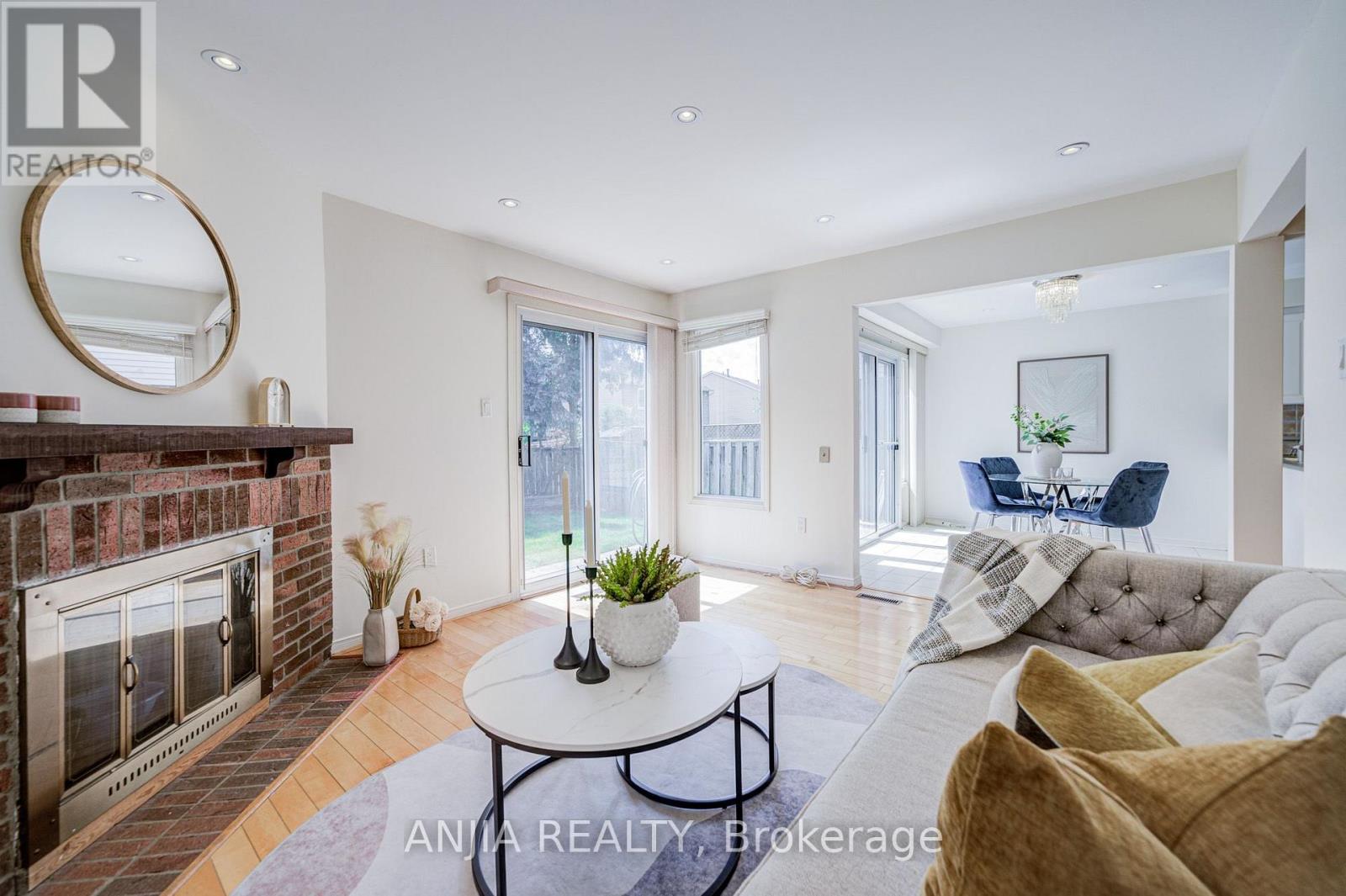 123 CHAPEL PARK SQUARE - 22