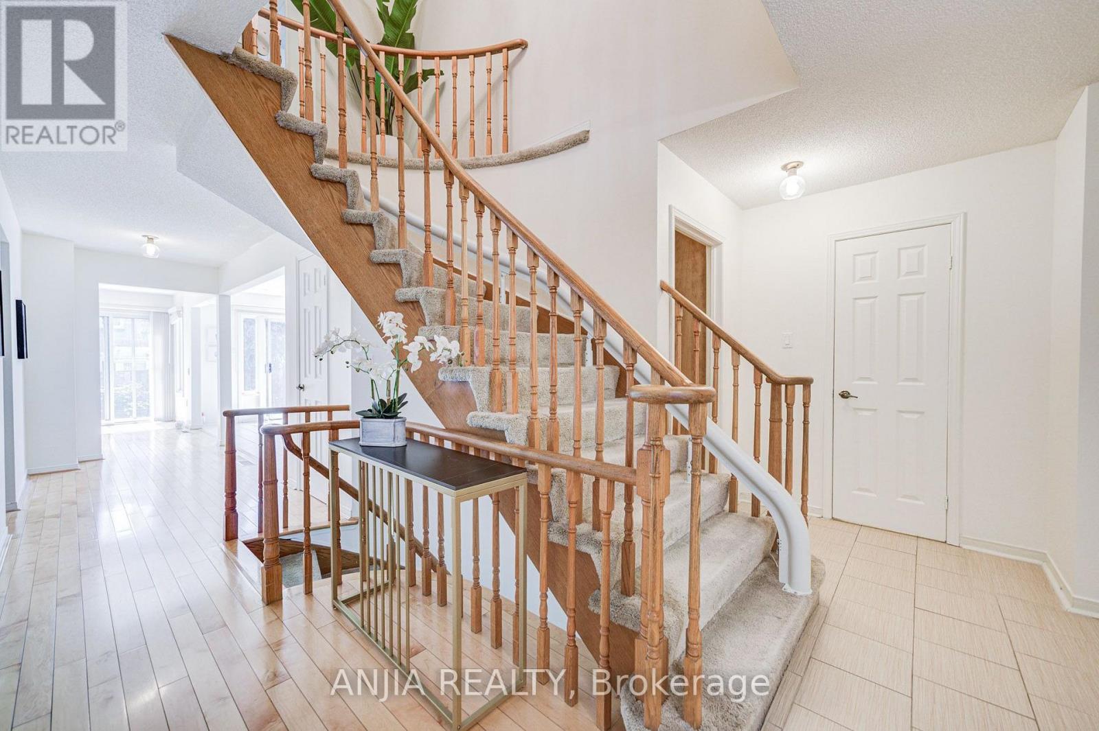 123 CHAPEL PARK SQUARE - 25