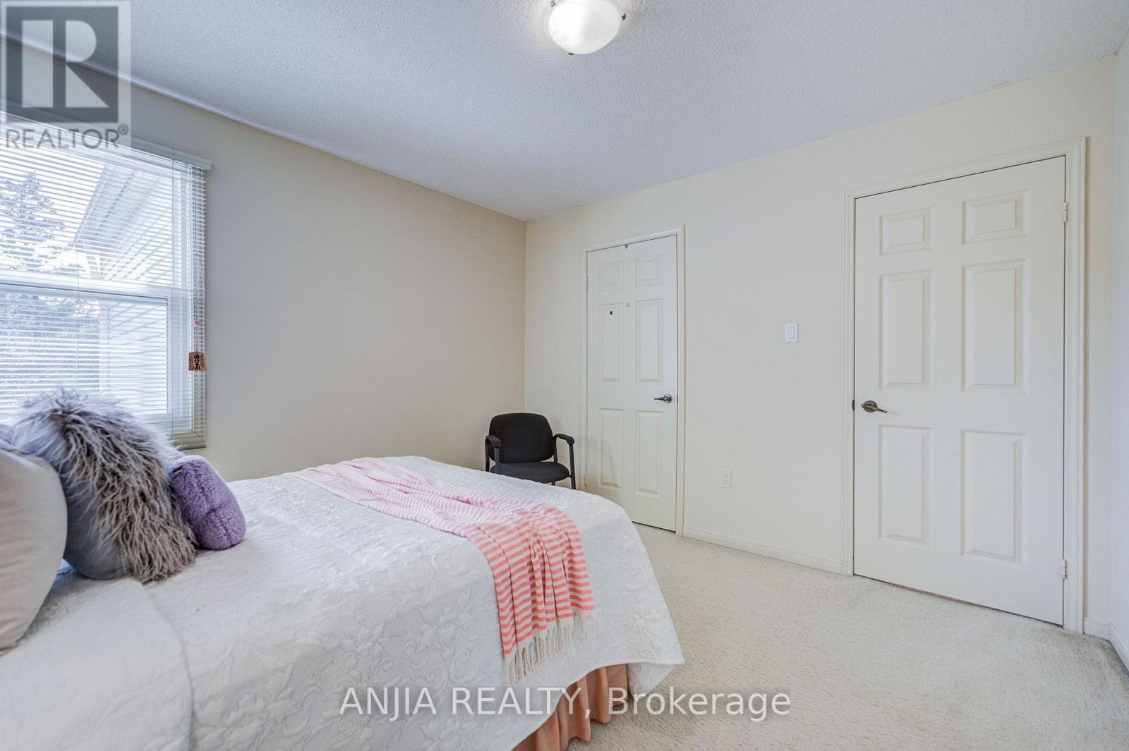 123 CHAPEL PARK SQUARE - Image 36