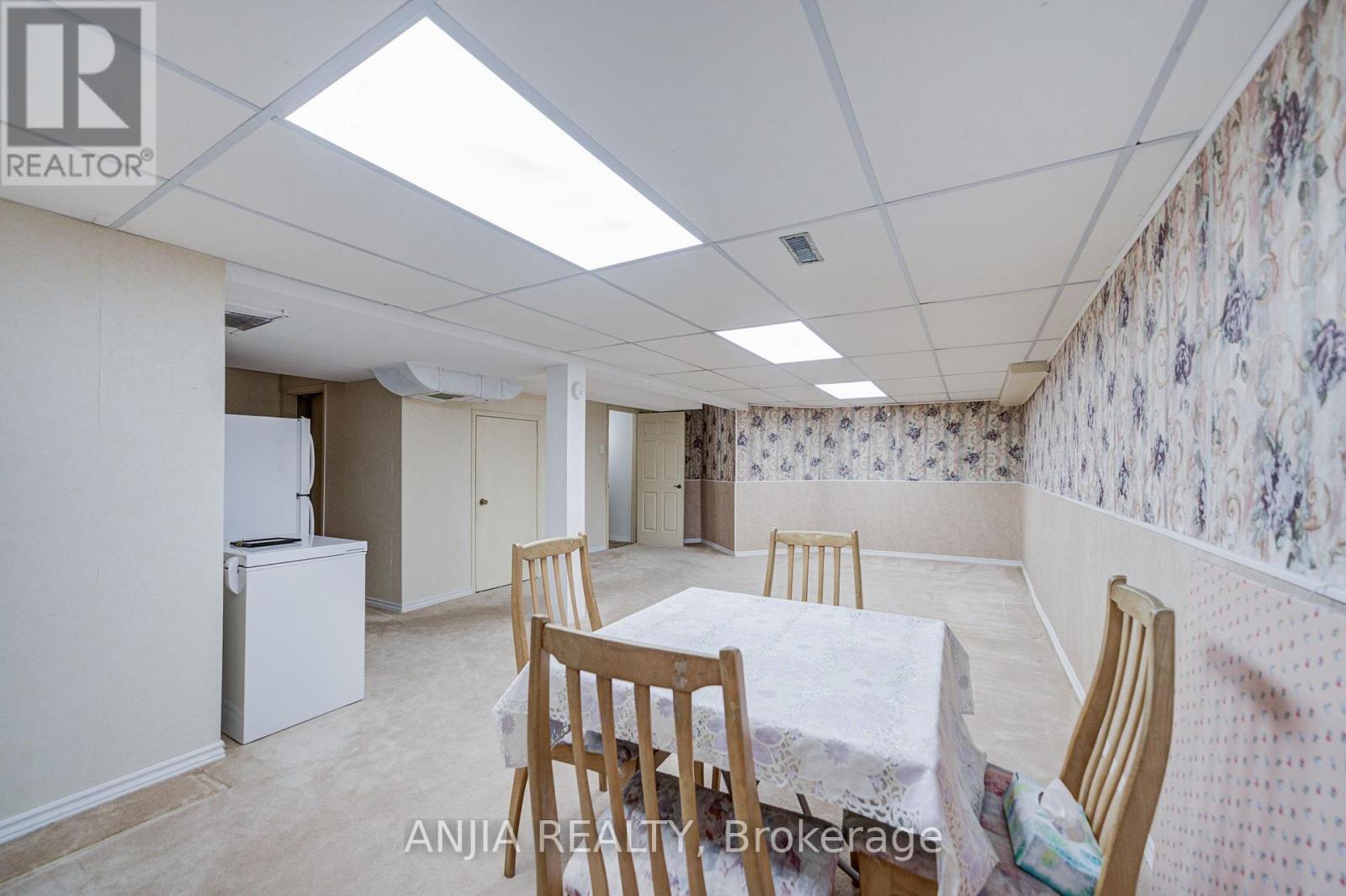 123 CHAPEL PARK SQUARE - Image 45
