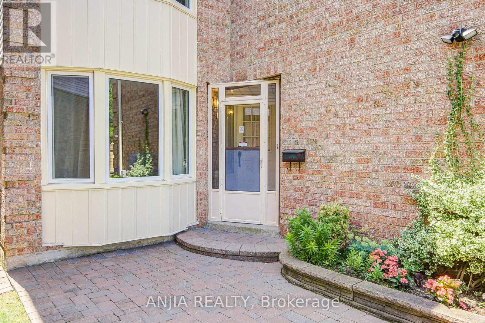 123 CHAPEL PARK SQUARE - 5