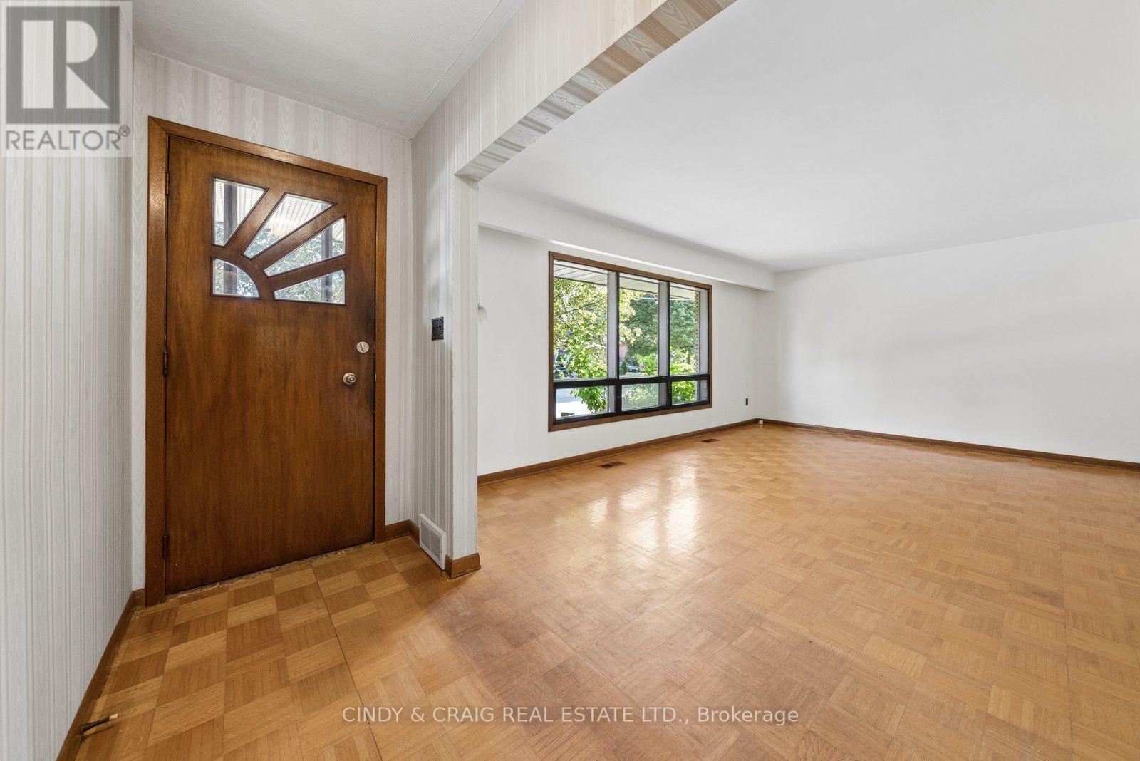522 DUNKIRK AVENUE - 2