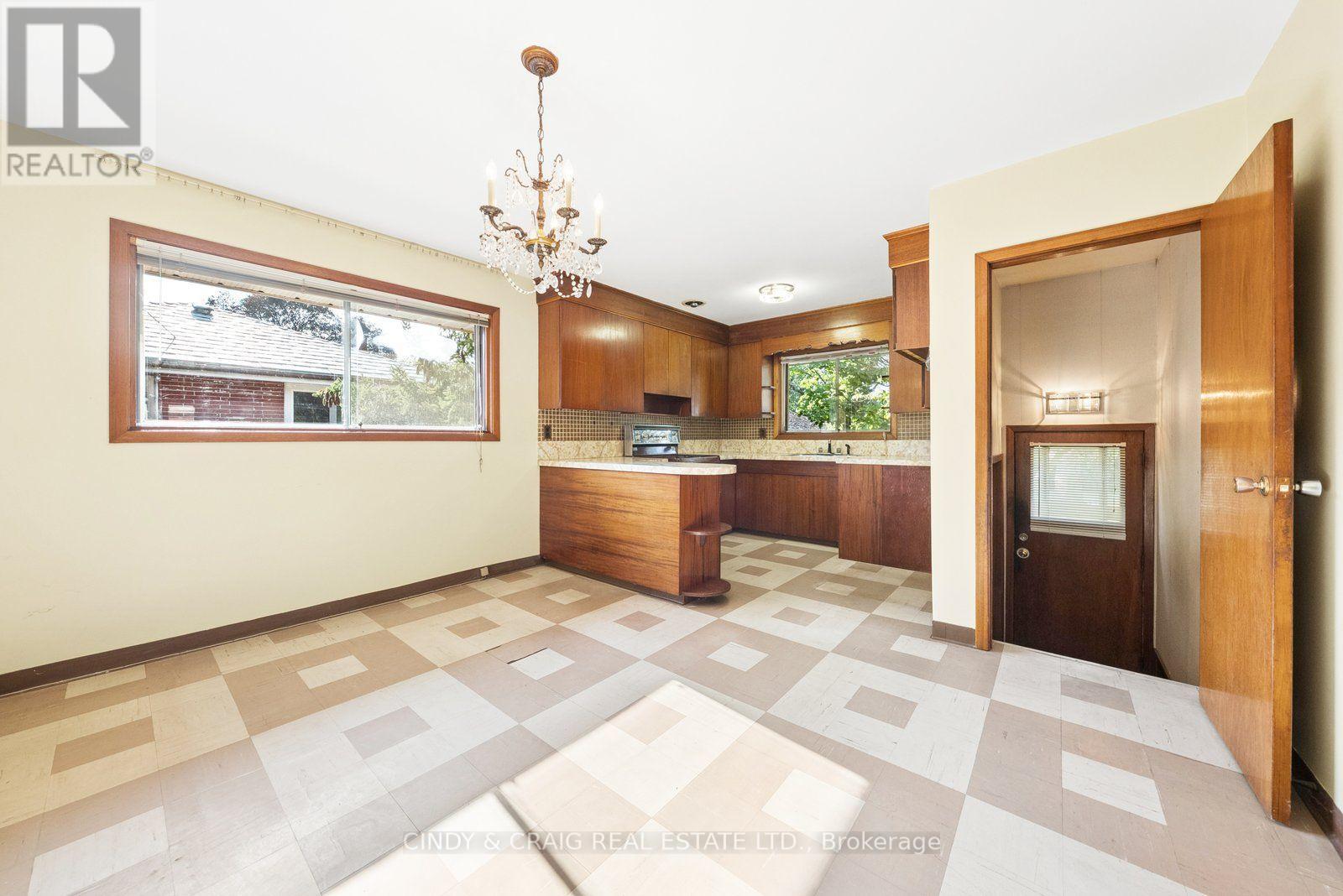 522 DUNKIRK AVENUE - 5