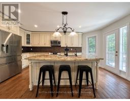 Laundry room - 8 Alpine Way, Oro Medonte, ON L0L2L0 Photo 10