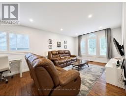 Primary Bedroom - 8 Alpine Way, Oro Medonte, ON L0L2L0 Photo 8