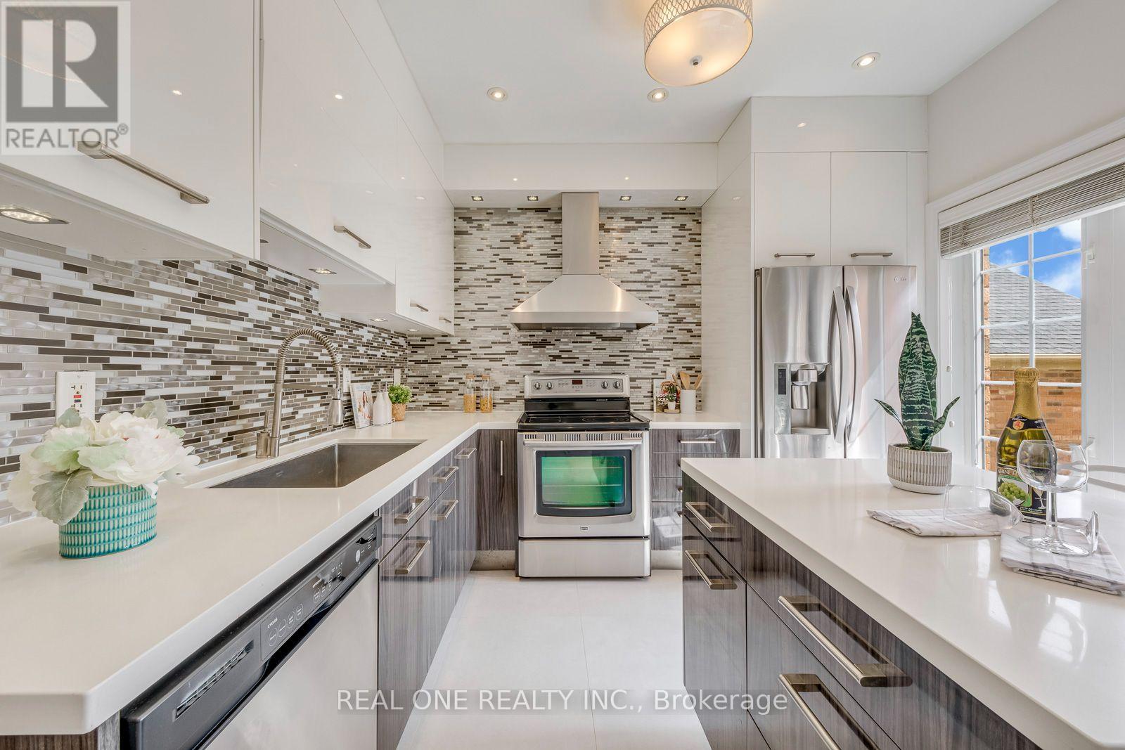 3486 EGLINTON AVENUE W - 19