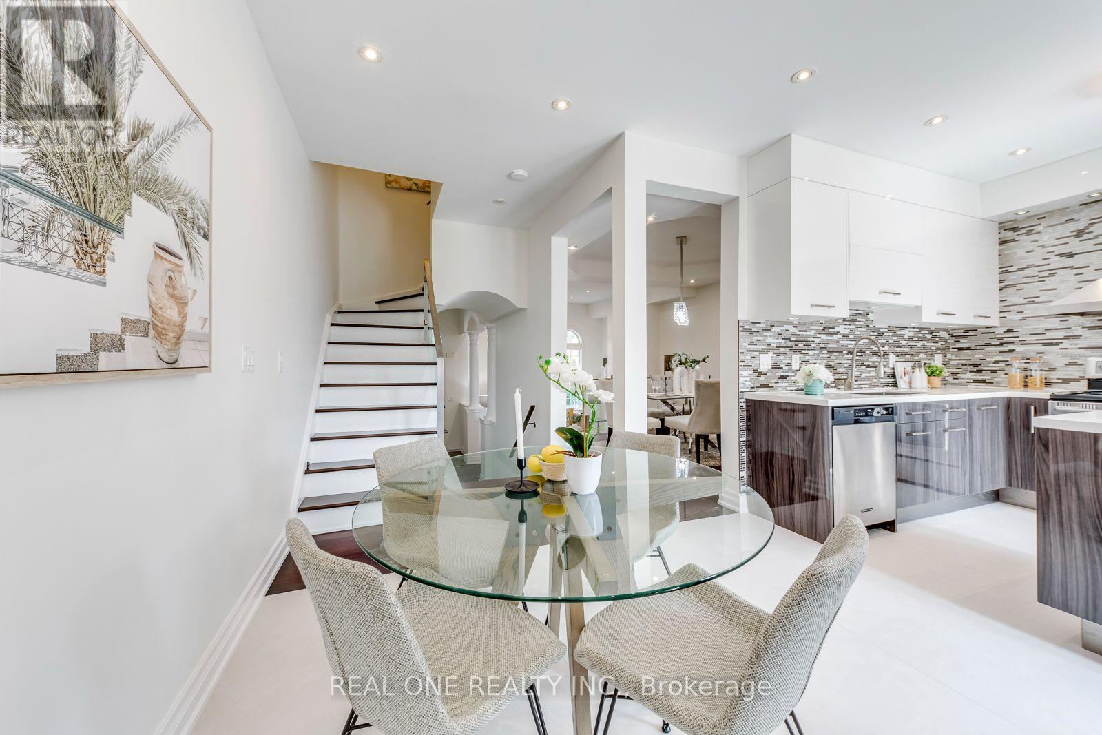 3486 EGLINTON AVENUE W - 24