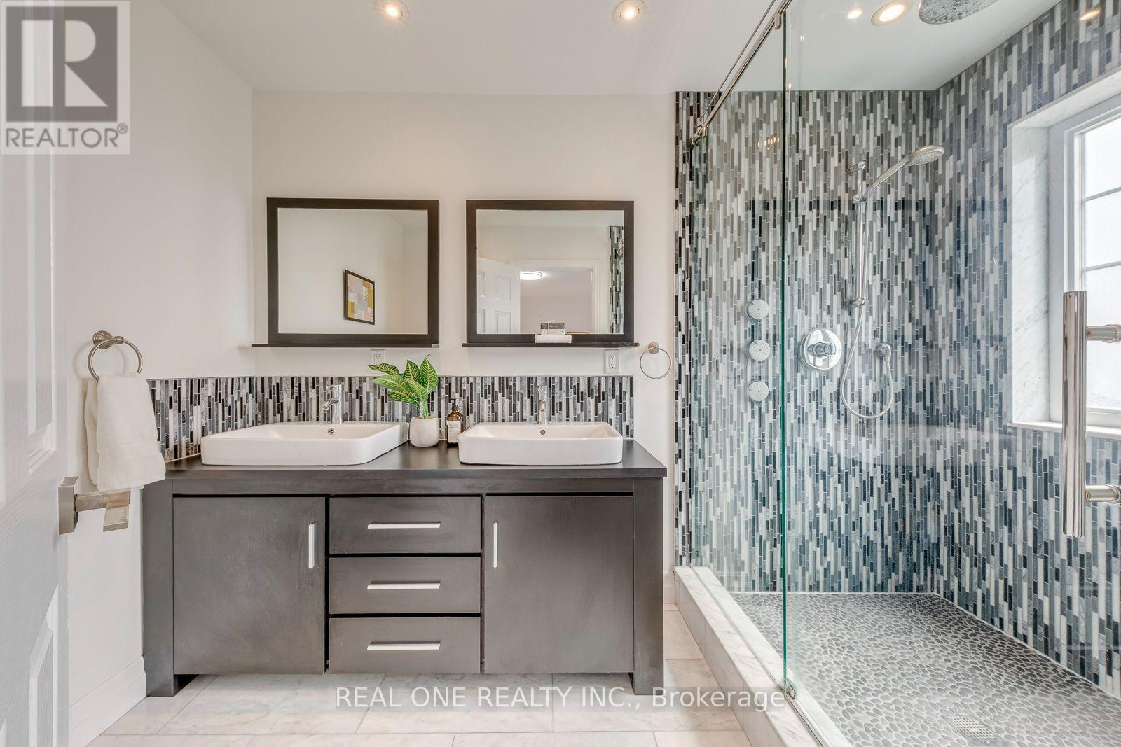 3486 EGLINTON AVENUE W - Image 33