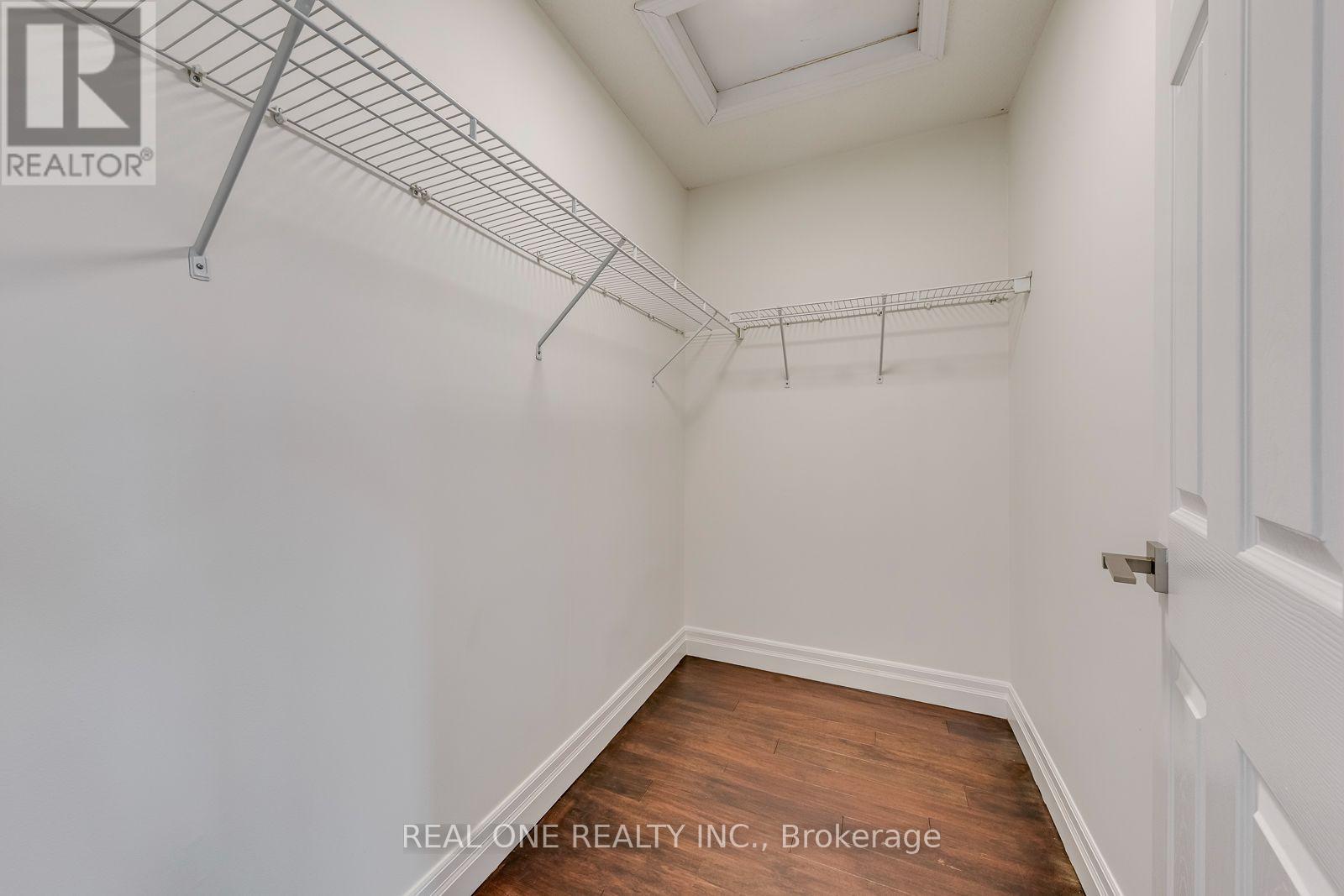3486 EGLINTON AVENUE W - 35