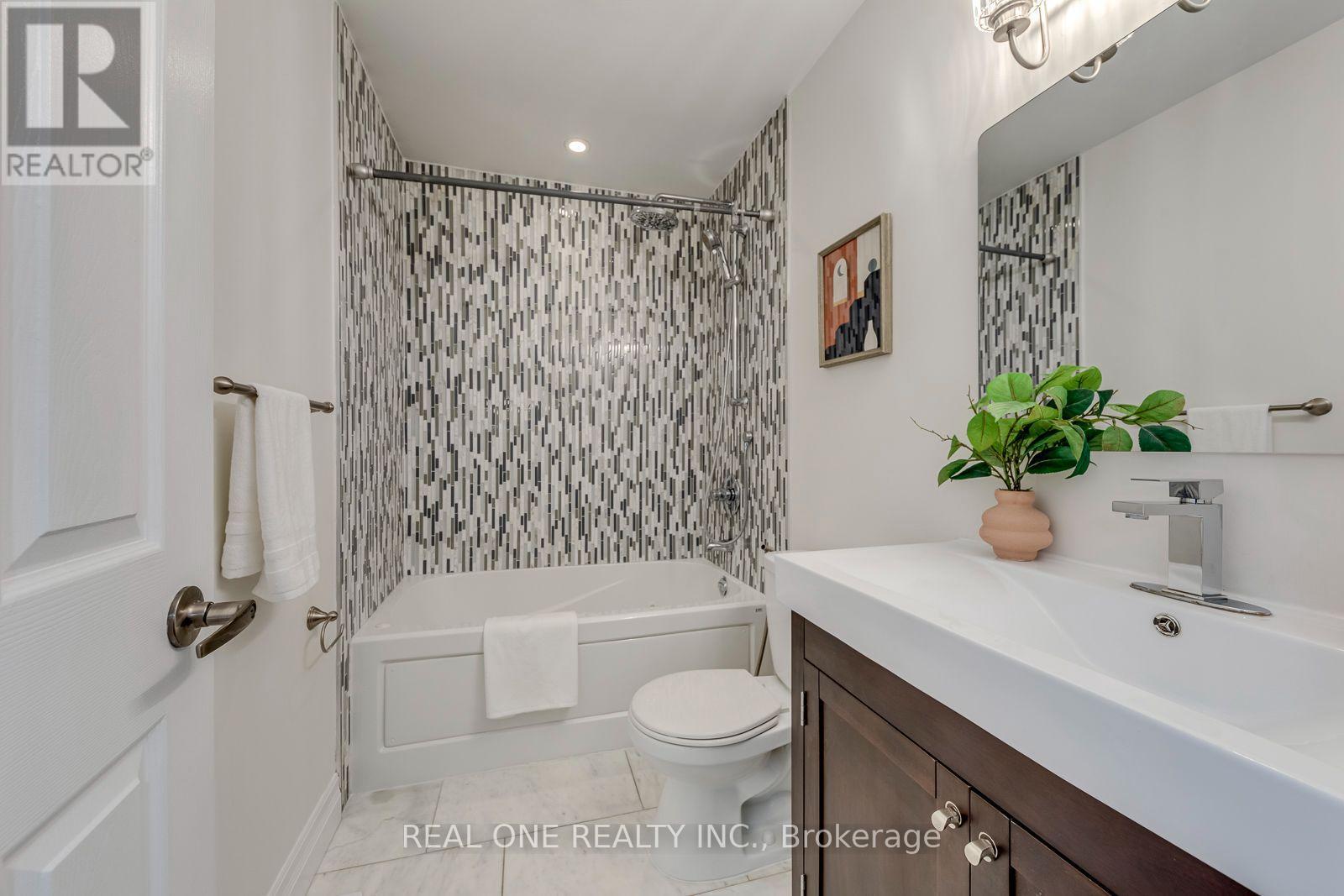 3486 EGLINTON AVENUE W - Image 41