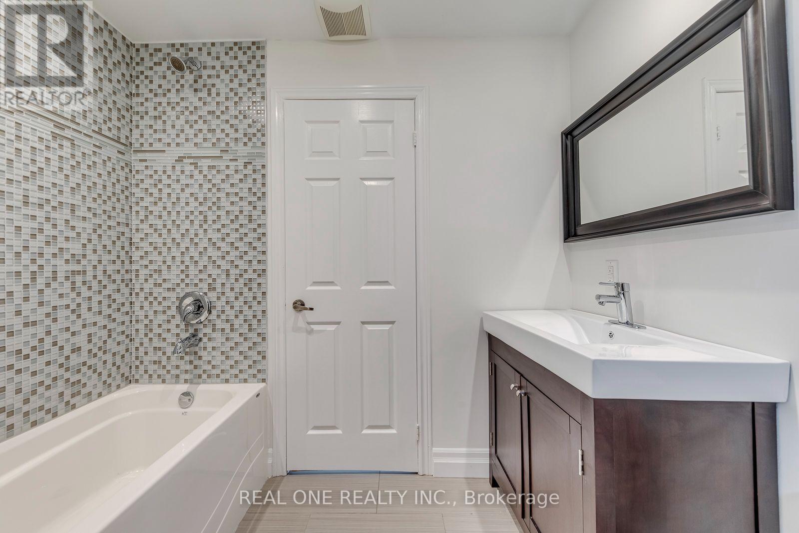 3486 EGLINTON AVENUE W - Image 47