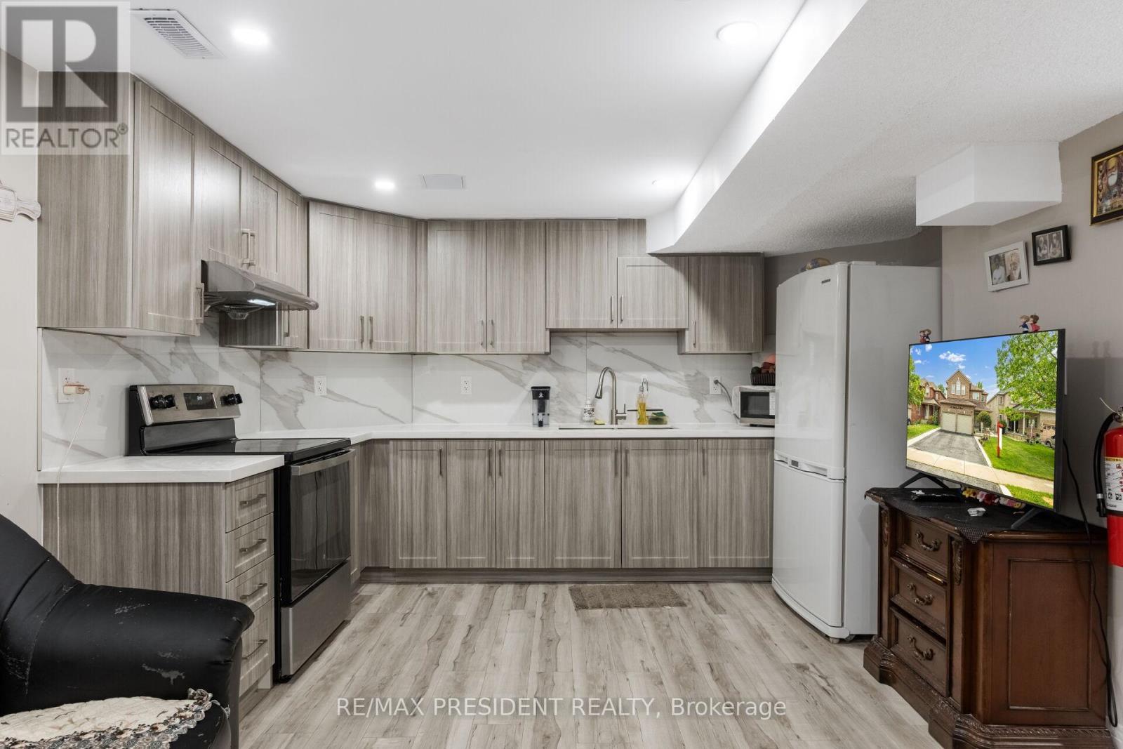 14 BAYBROOK ROAD - 41