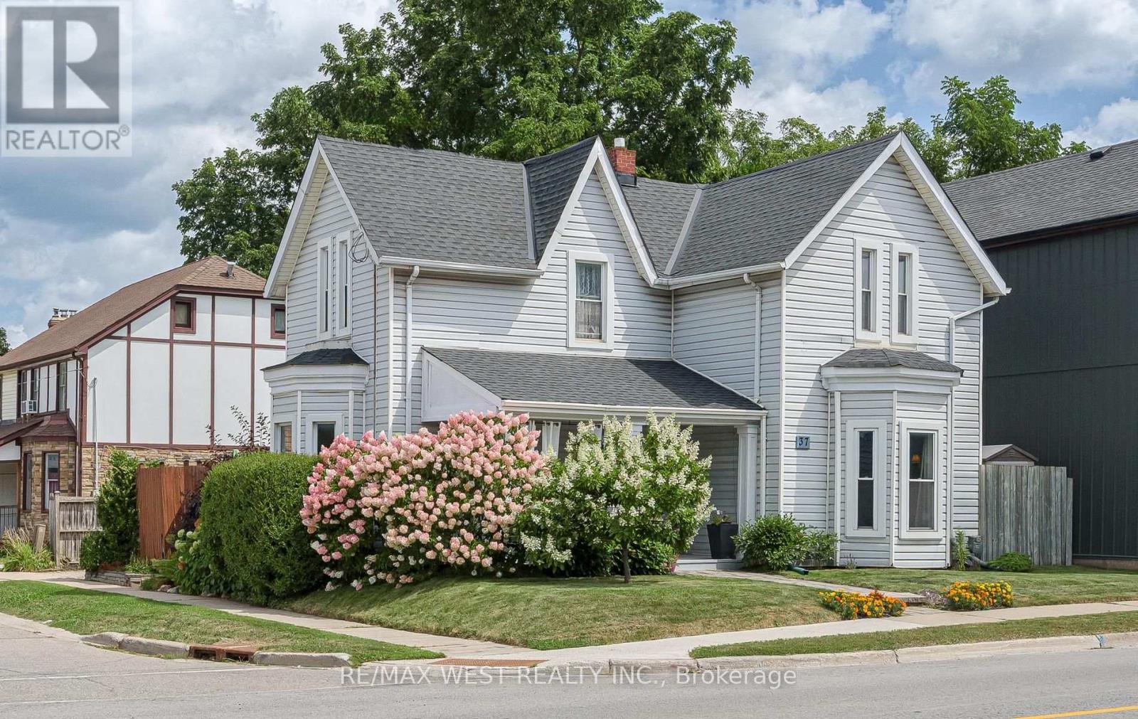 37 MAIN STREET N - 2