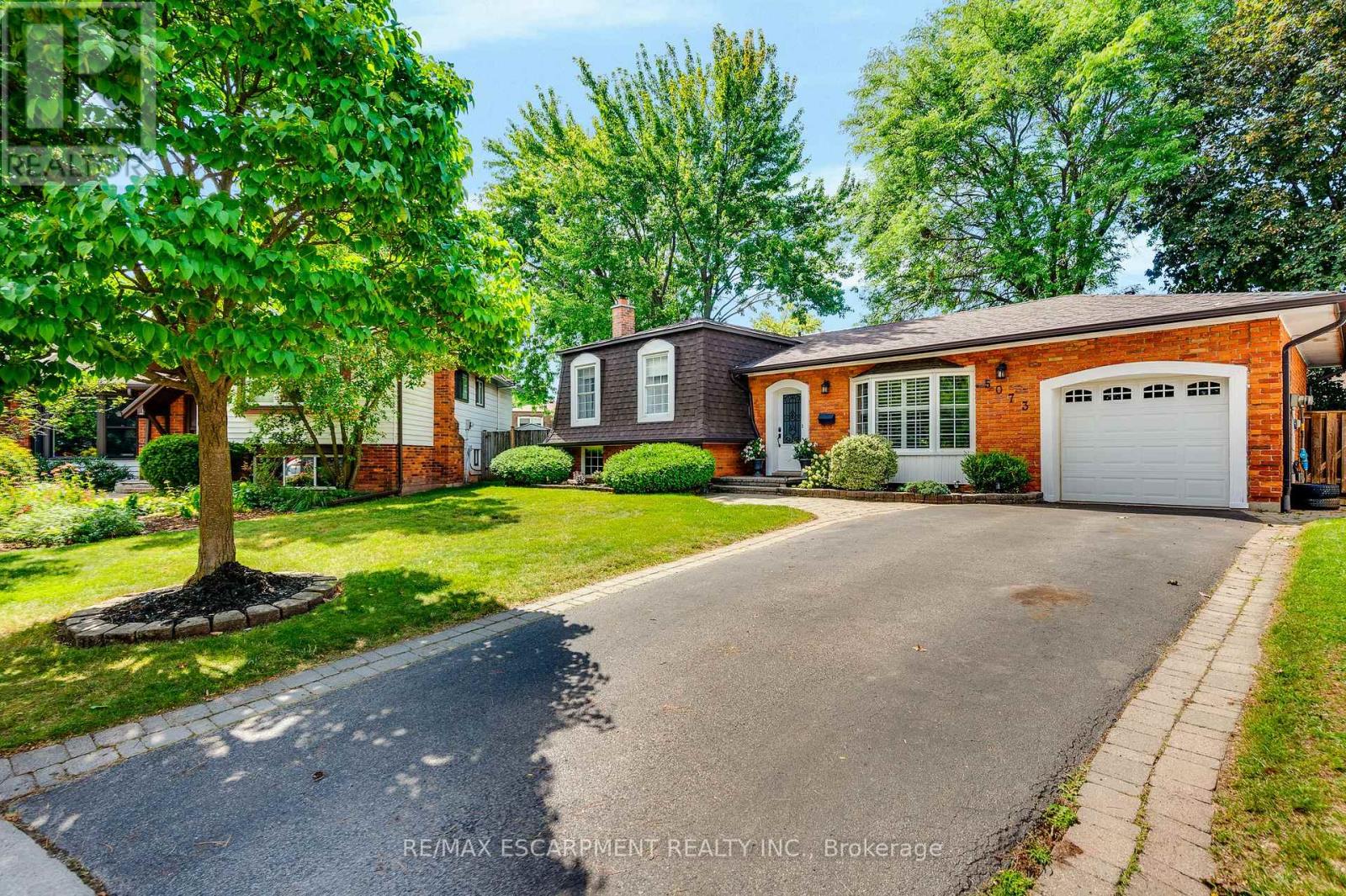 5073 QUEEN'S COURT - 2