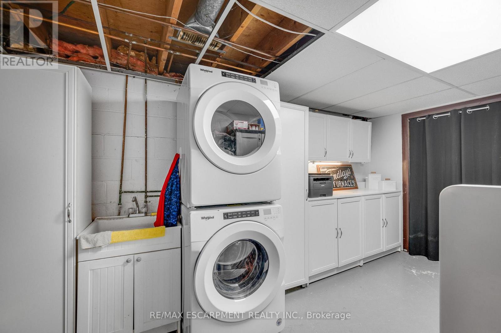 5073 QUEEN'S COURT - 30