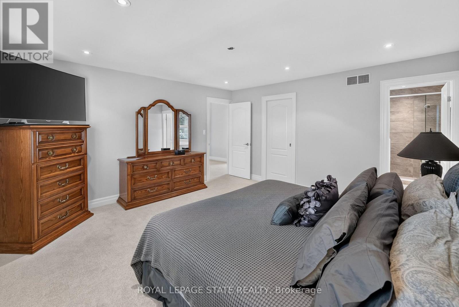 86 HEDGE LAWN DRIVE - 25