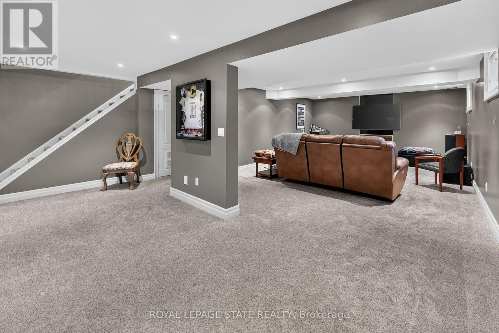 86 HEDGE LAWN DRIVE - 30
