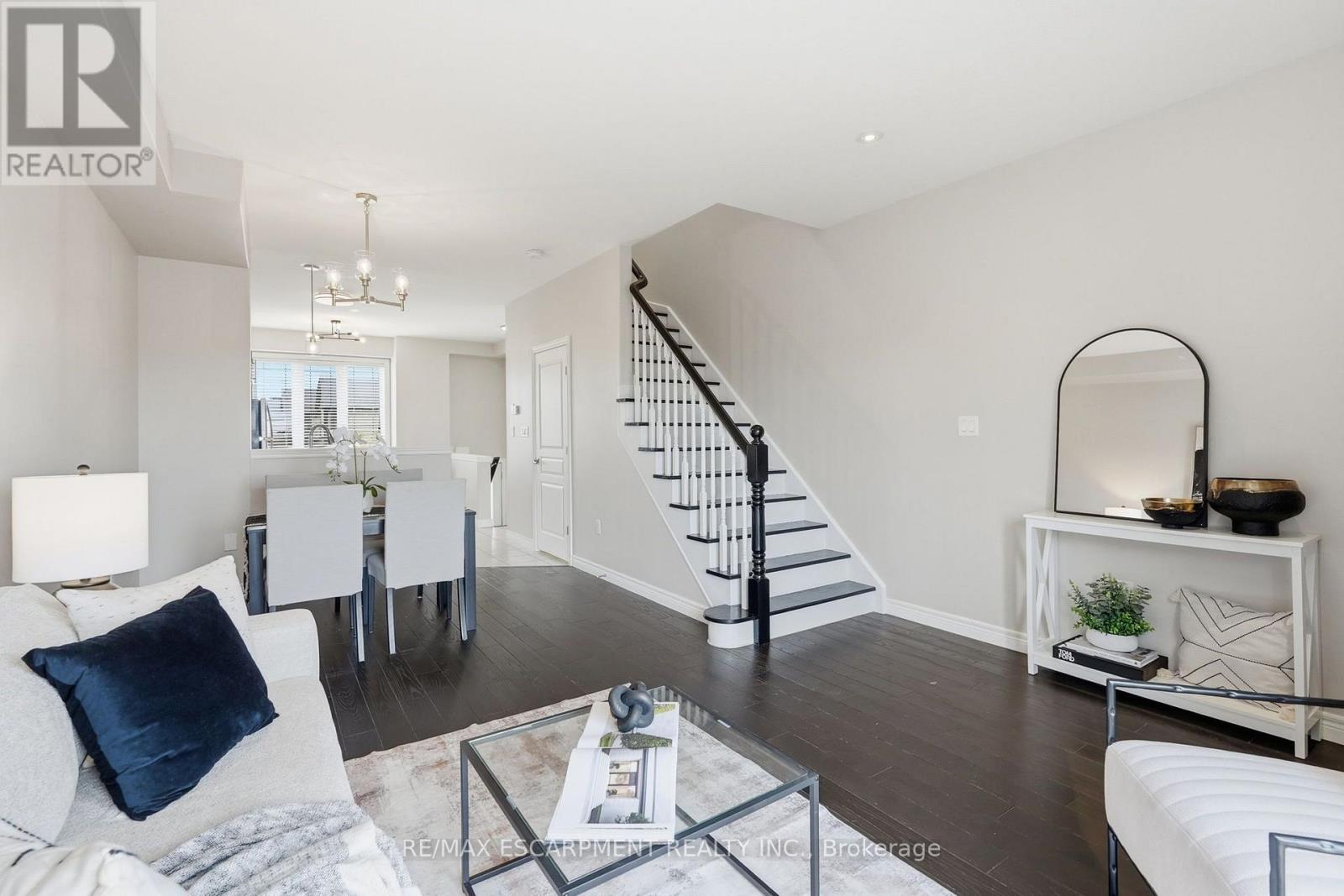31 EDENROCK DRIVE - 17