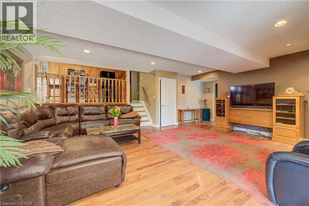 599 COLDSTREAM Drive - Image 31