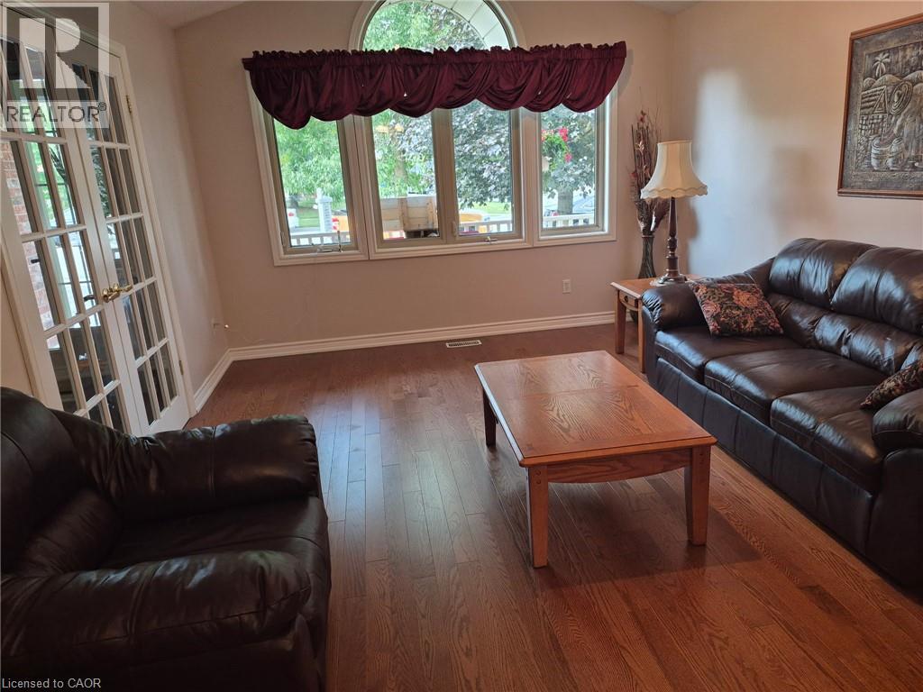 599 COLDSTREAM Drive - Image 18