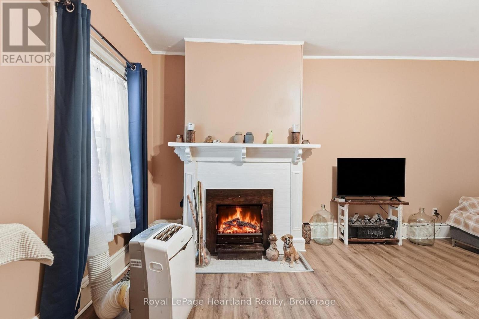 132 QUEEN STREET - 13