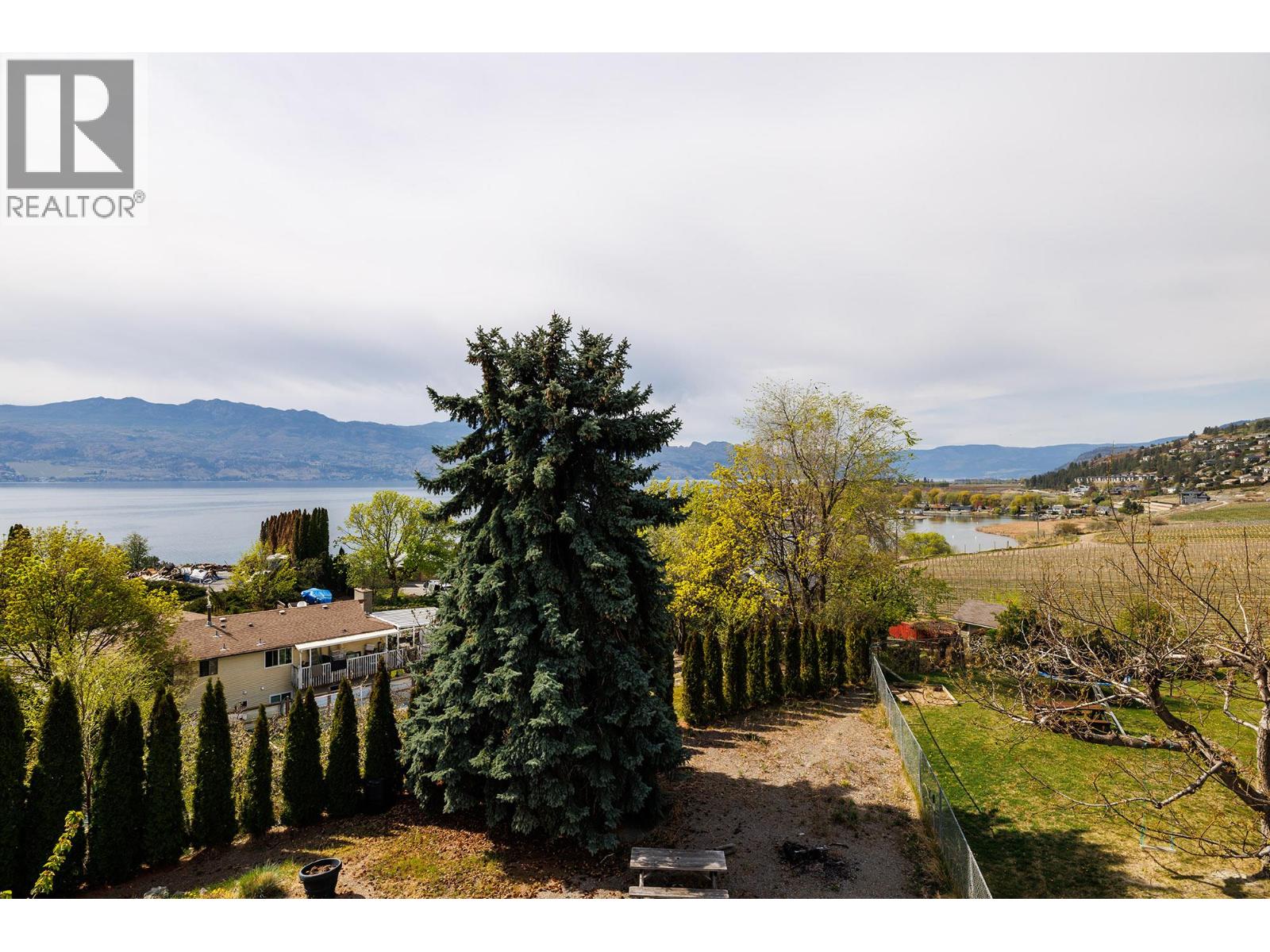 1185 Sunnyside Road, West Kelowna