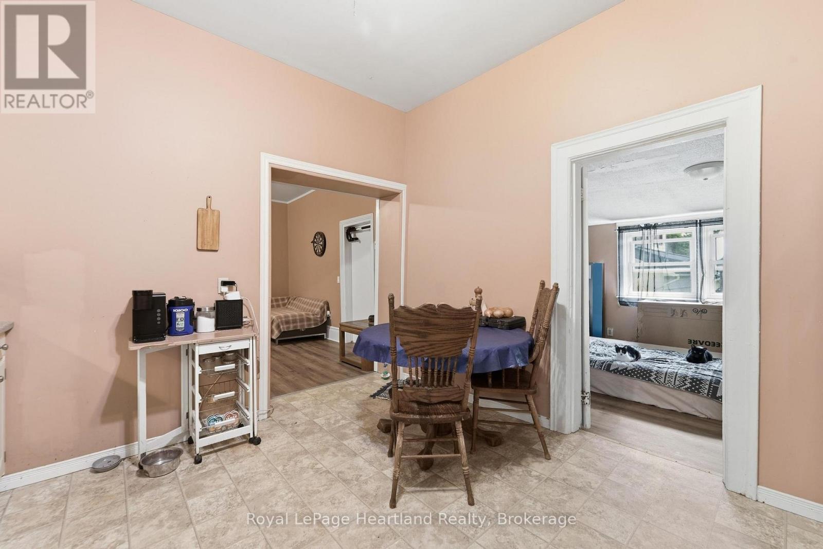 132 QUEEN STREET - 5