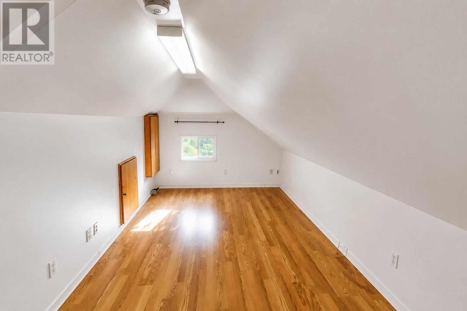 25 Hess ST - Image 12
