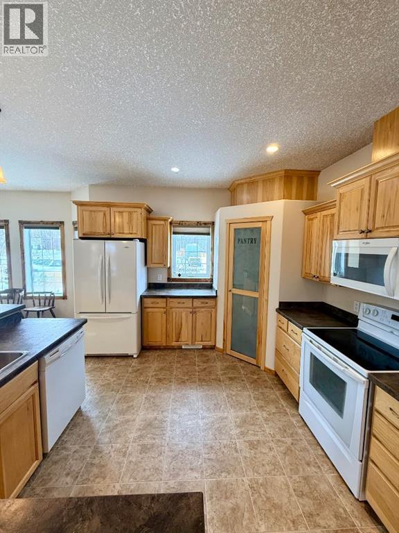 4501 52 Street - Photo 15