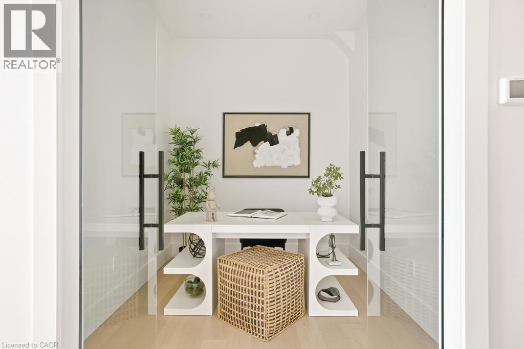 1060 WALTON Avenue - Image 5