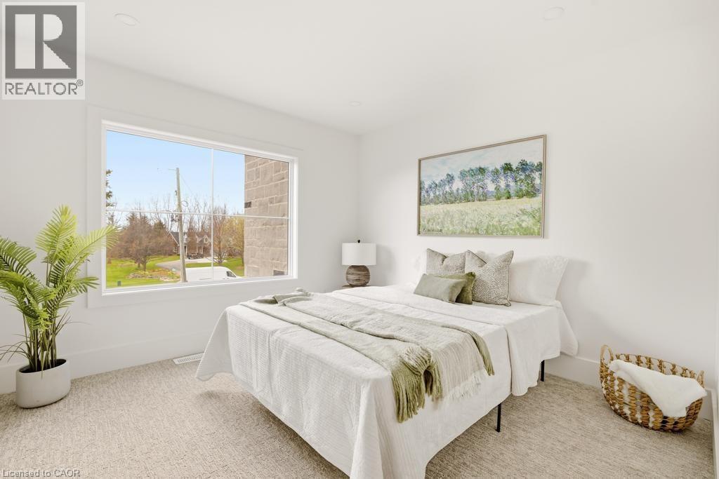 1060 WALTON Avenue - 35