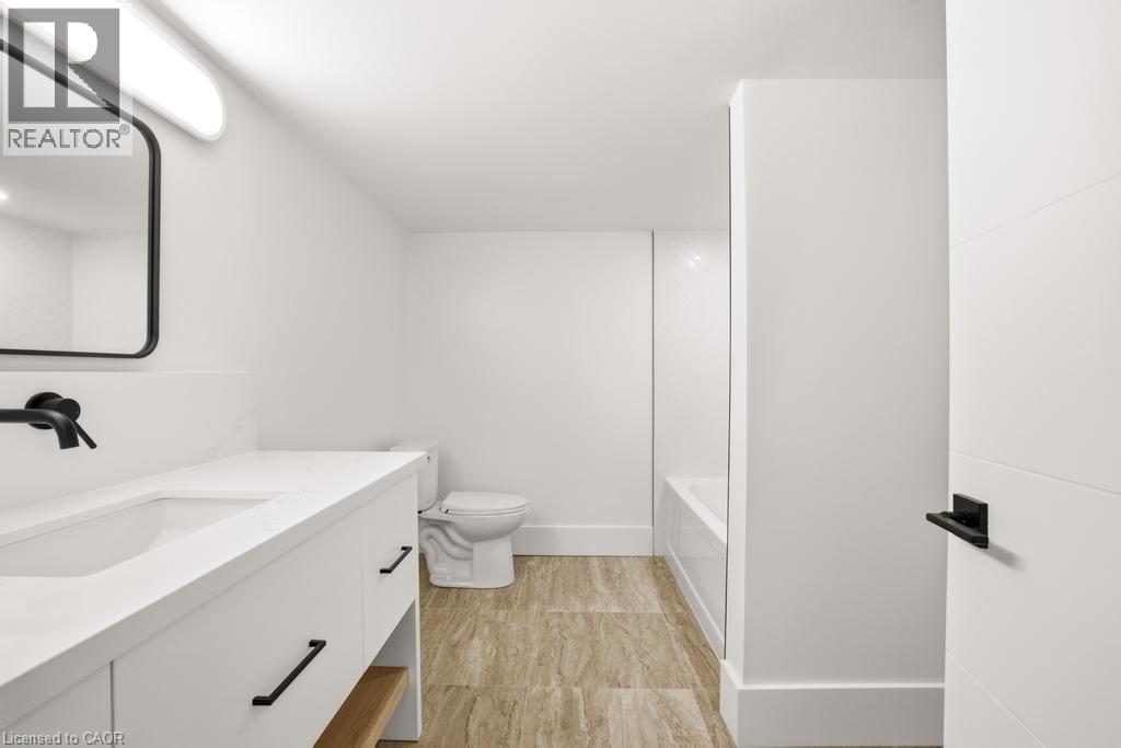 1060 WALTON Avenue - Image 45