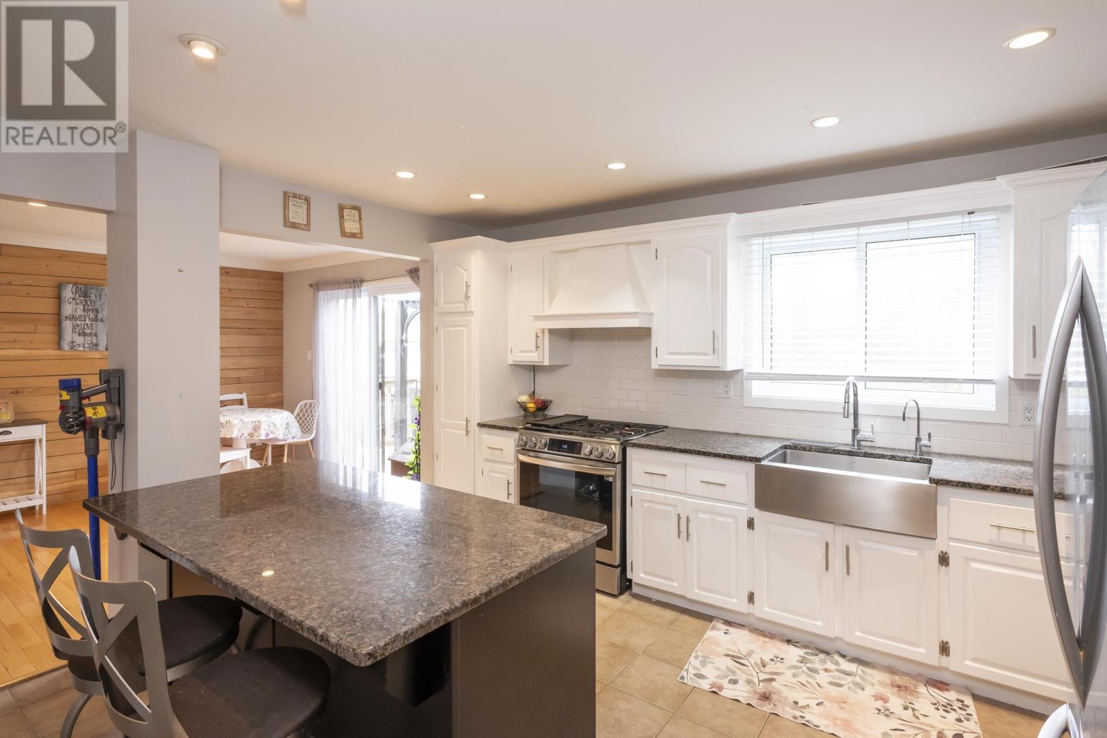 192 RIVIERA DR - 10