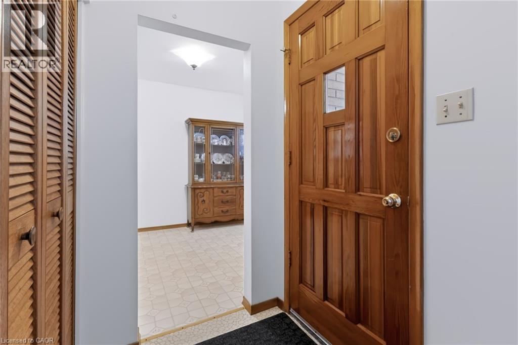 35 BURRWOOD Drive - Image 6