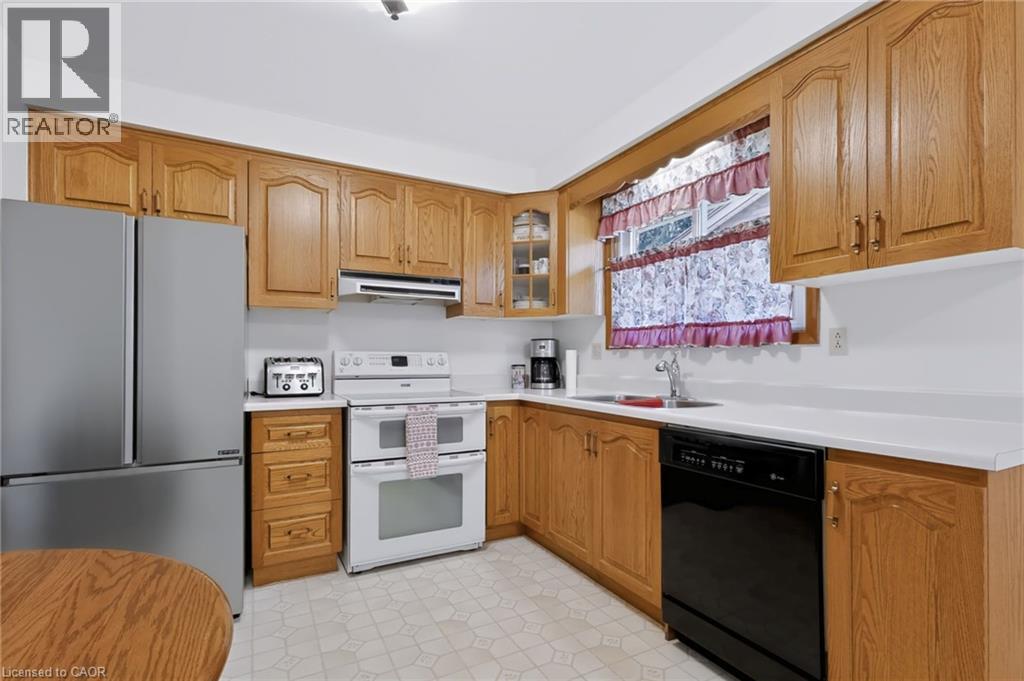 35 BURRWOOD Drive - Image 11