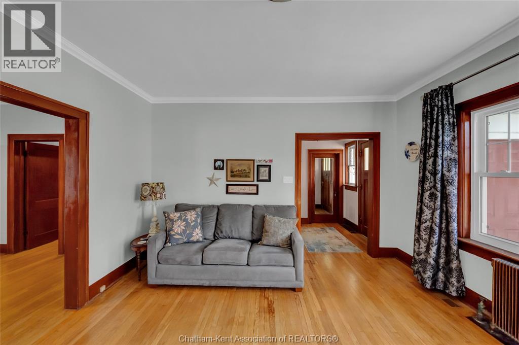 203 Talbot STREET East - 10