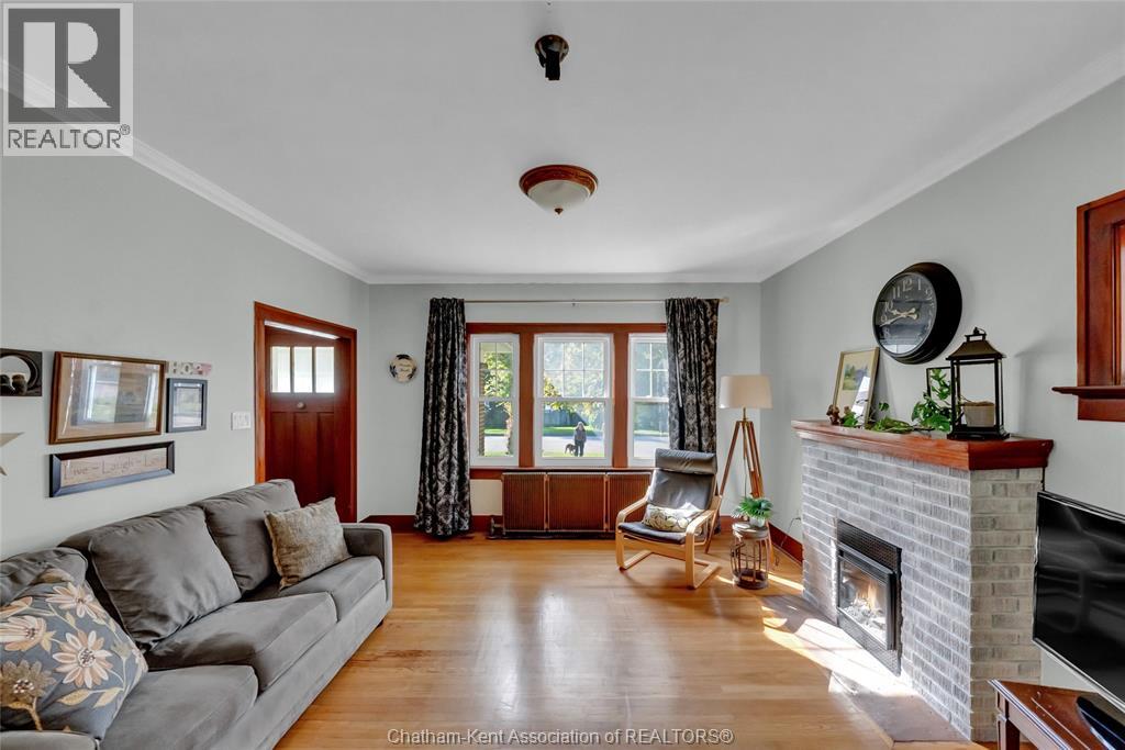 203 Talbot STREET East - 11