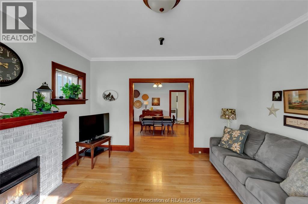 203 Talbot STREET East - Image 13