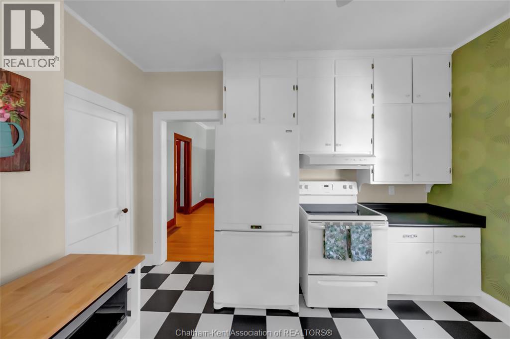 203 Talbot STREET East - Image 18