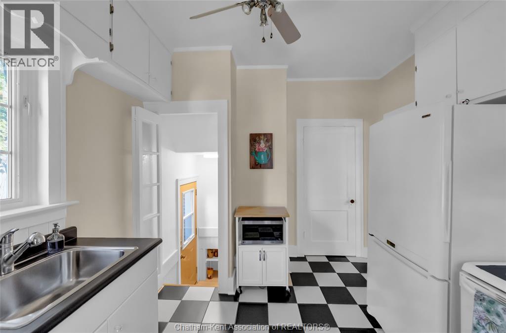 203 Talbot STREET East - Image 20