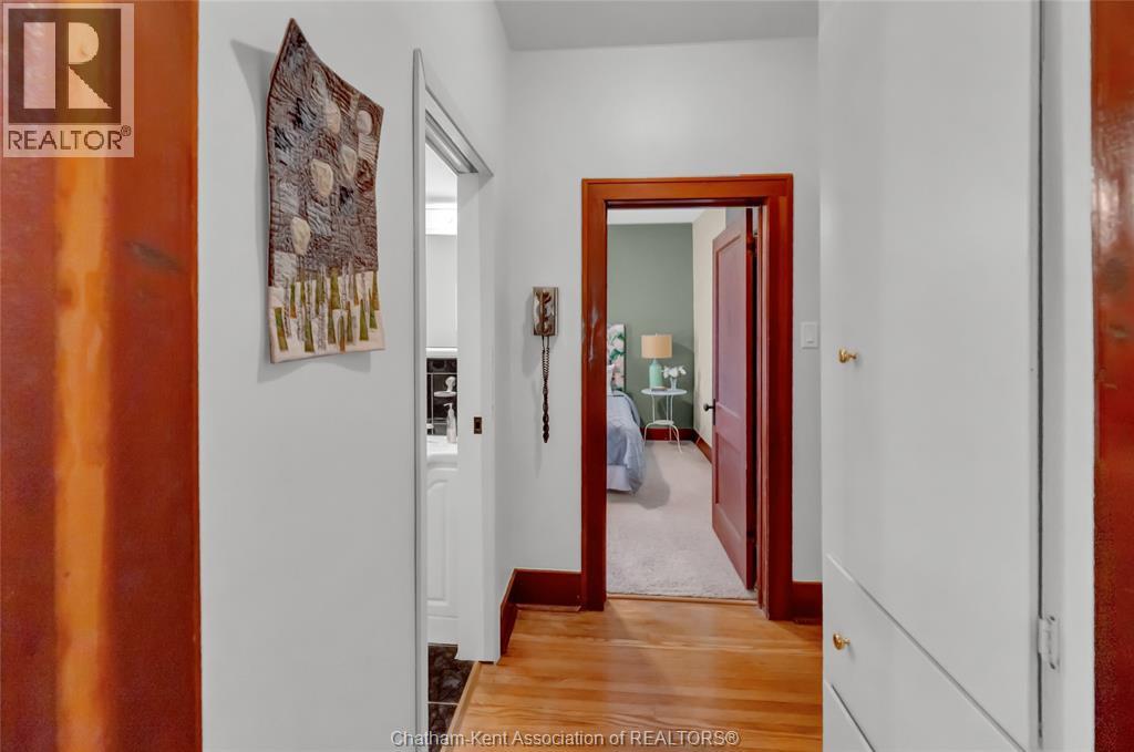 203 Talbot STREET East - Image 29